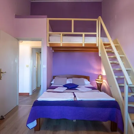 Josephine Apartment *