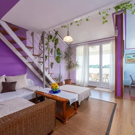 Josephine Apartment *