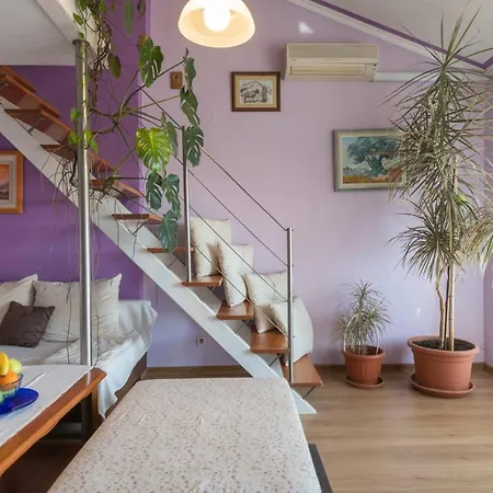 Josephine Apartment