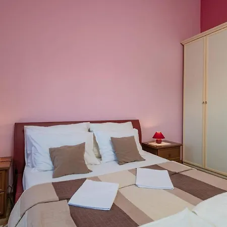 Josephine Apartment