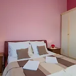 Josephine Apartament